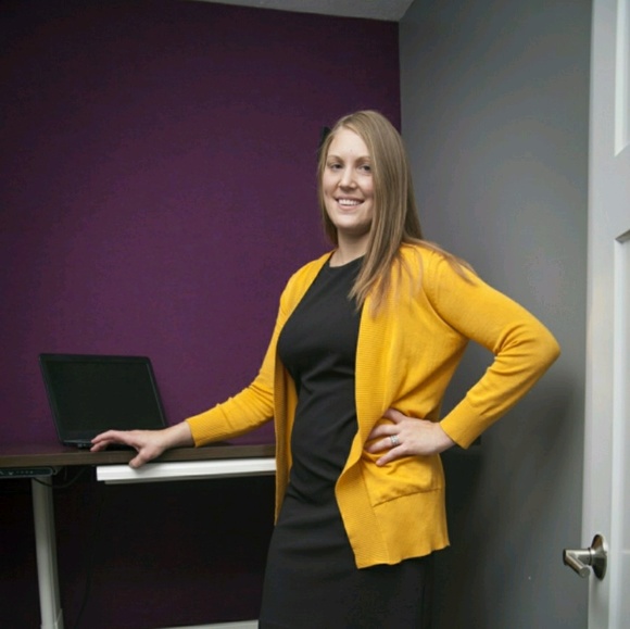 Meet your Posher, Michelle - Picture 1 of 1